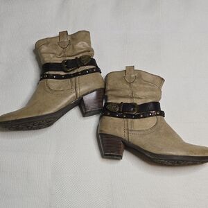 Crochet Tan Western Booties With Buckle